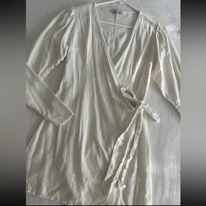 WeWoreWhat Cream V-Neck Top